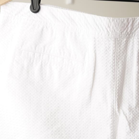 Lilly Pulitzer 100% Cotton Scallop Hem Skort Textured White Gold Button Preppy - Picture 6 of 9